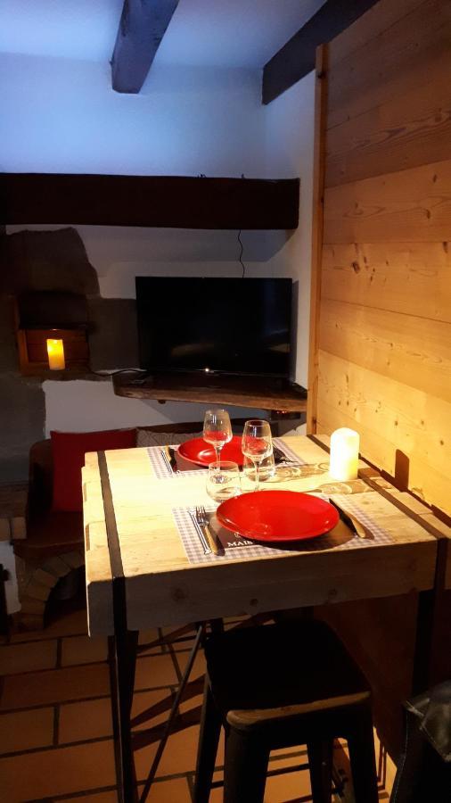 Gite Chambre Spa Prive De L'Ancienne Ferme Vallieres  Exterior photo